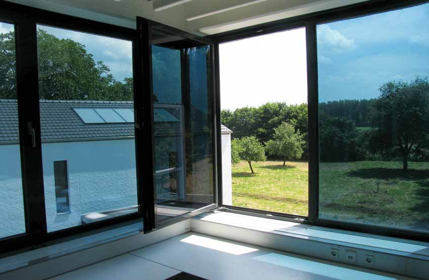 Window Protection From Solar Radiations