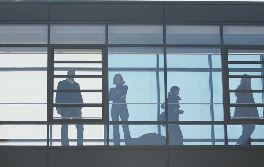 switchable electro chrome glass