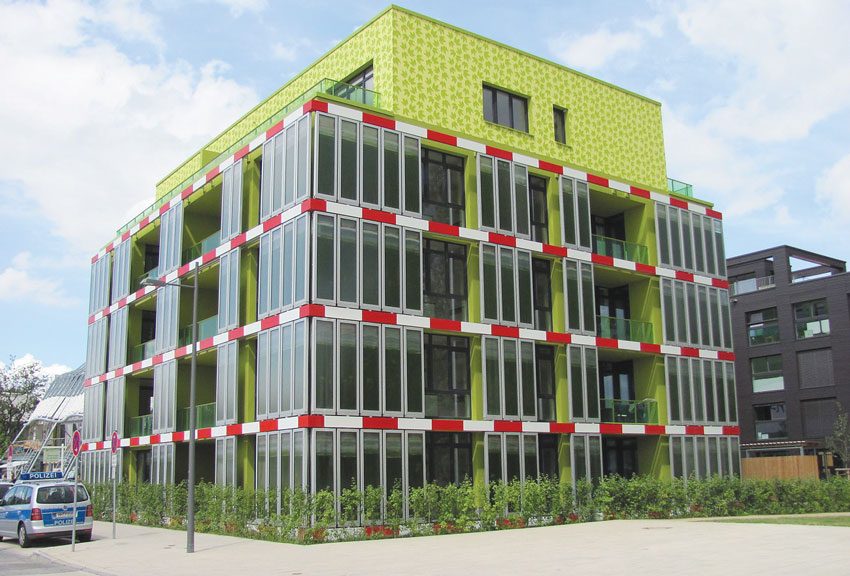 An Energy-Producing Algae Facade