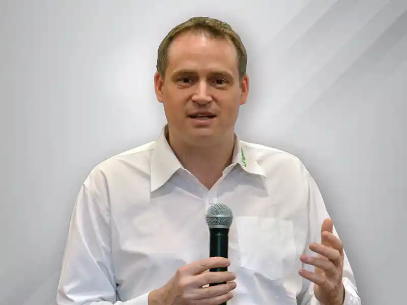 Dr. (Honorary Certified) Mario Schmidt, Managing Director