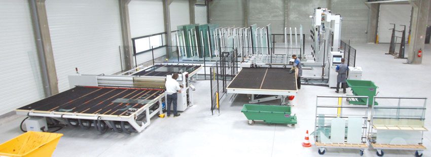 GLASS CUTTING MACHINE