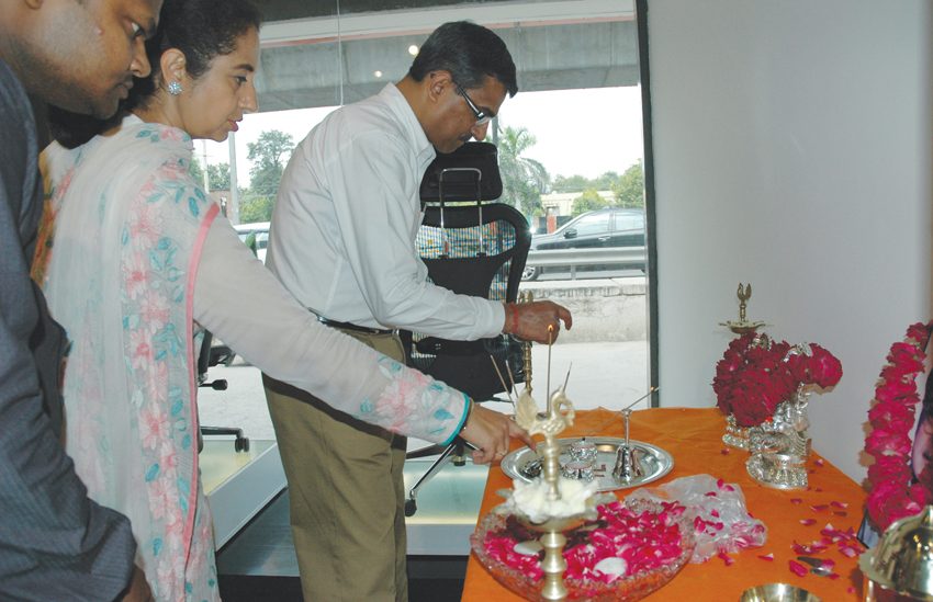 Featherlite Display Center Delhi