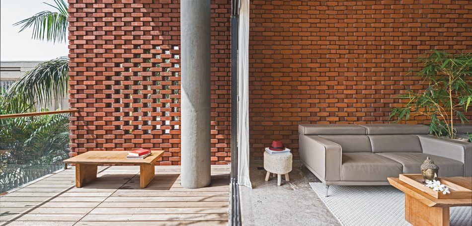 Living and balcony transition