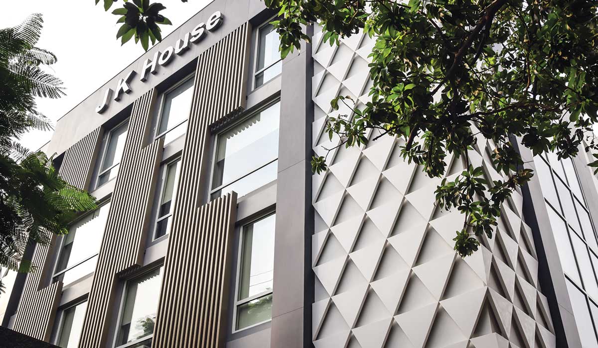 Aakash corporate office by Conarch Architects