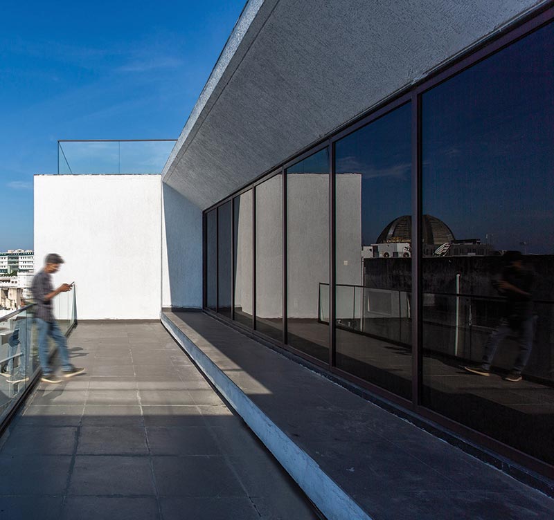 Climate Responsive - energy-efficient offices