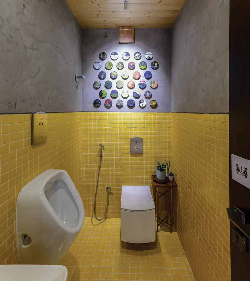 office environment needs to be more hygienic and comfortable