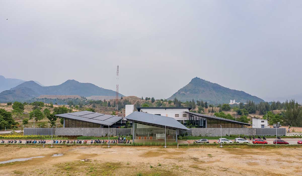 IMK Architects The design for the office of VEE Technologies by IMK Architects