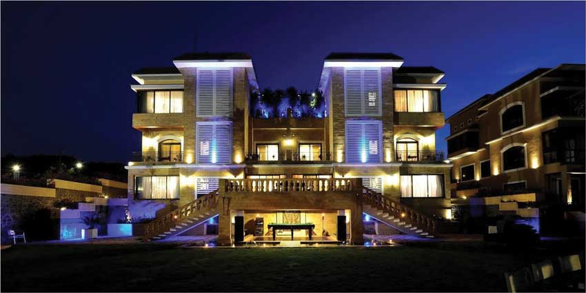 Della Villa Exterior