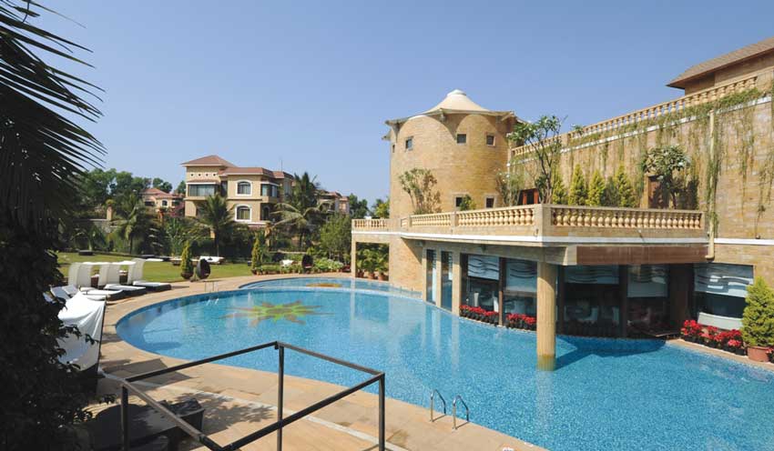 Della Enclave Swimming Pool