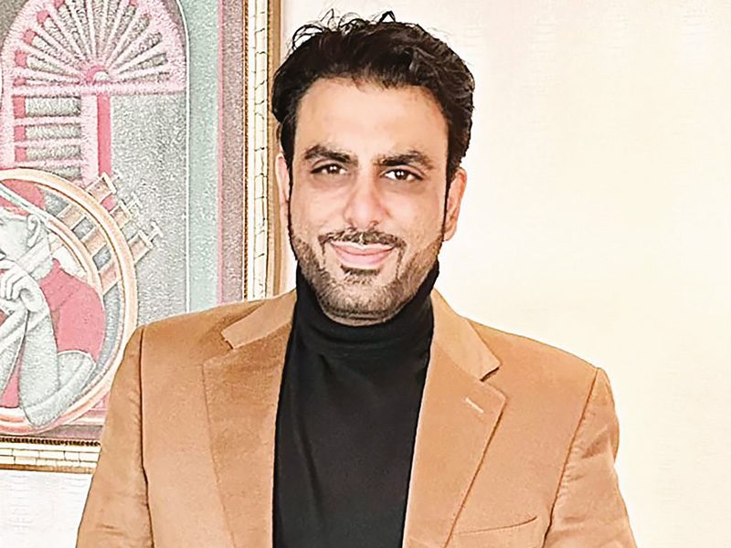 Avneesh Sood Director, Eros Group