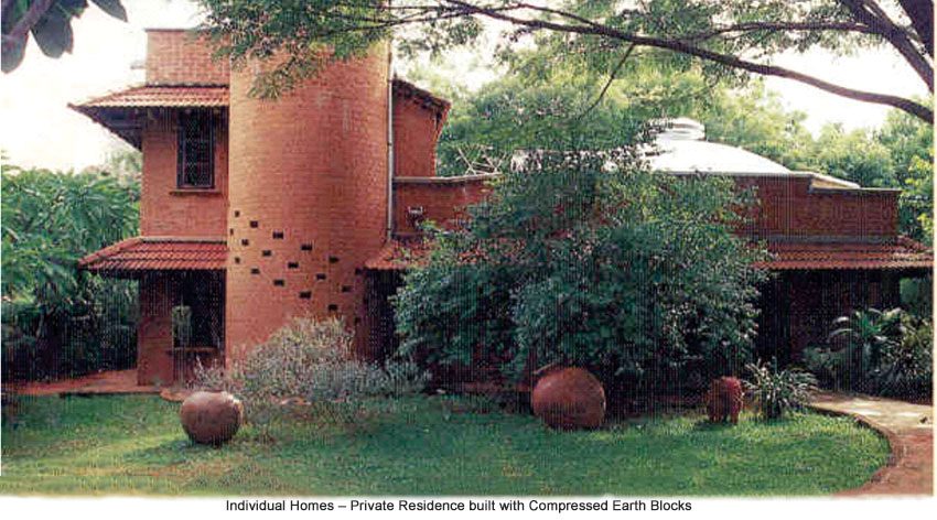 Compressed earth Blocks