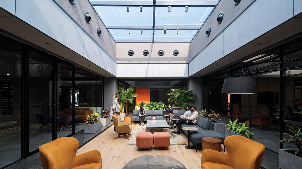 informal-lounge-court