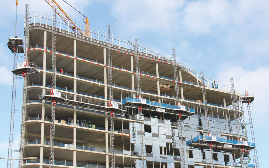 Twin Mast Climber for Facade Instalation