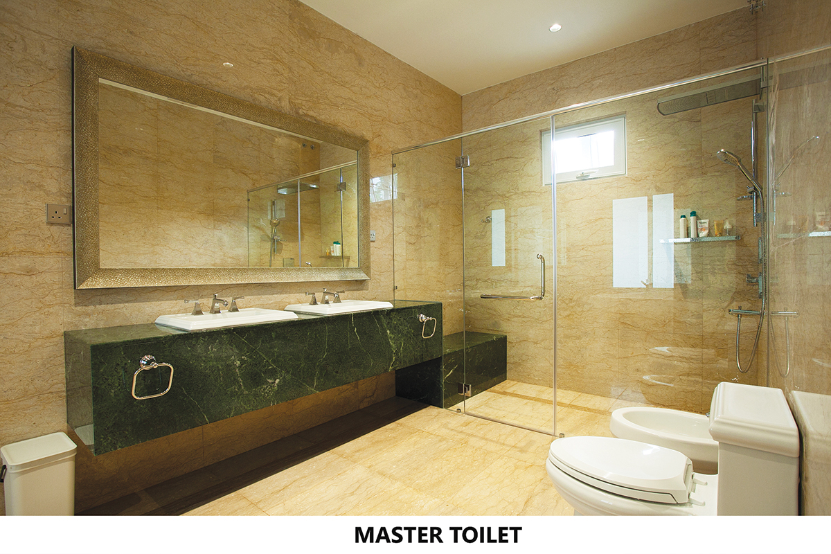 -Master Toilet