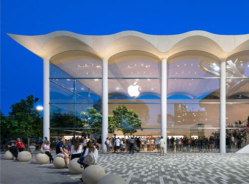 Apple Aventura creates a new social focus for Miami