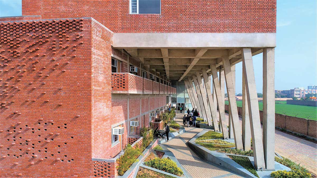 ZED Lab designs a well-engineered hostel complex