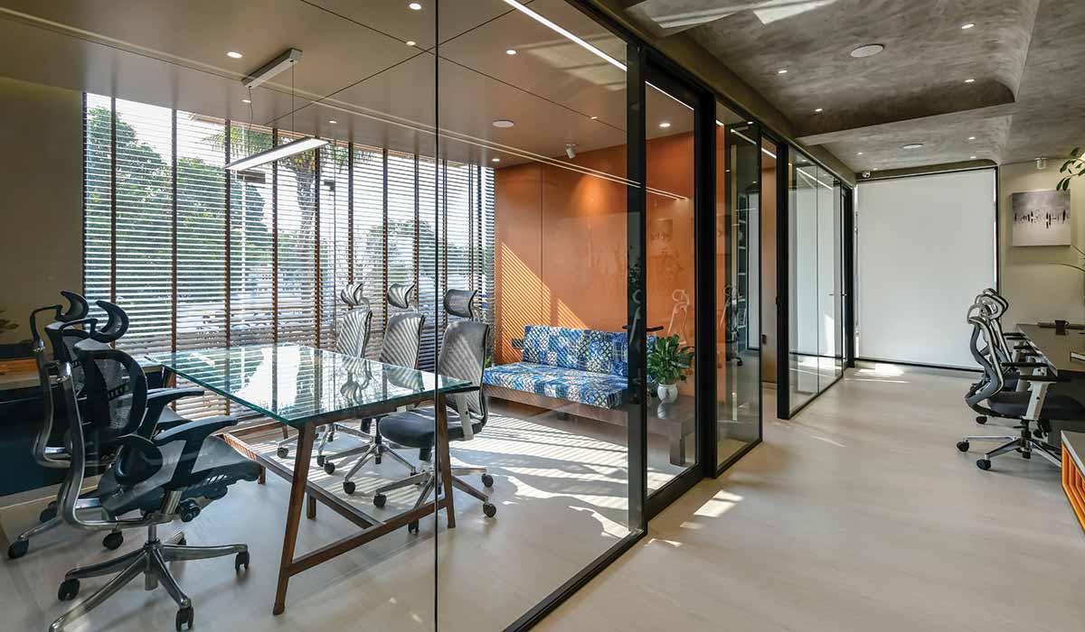 office environment needs to be more hygienic and comfortable