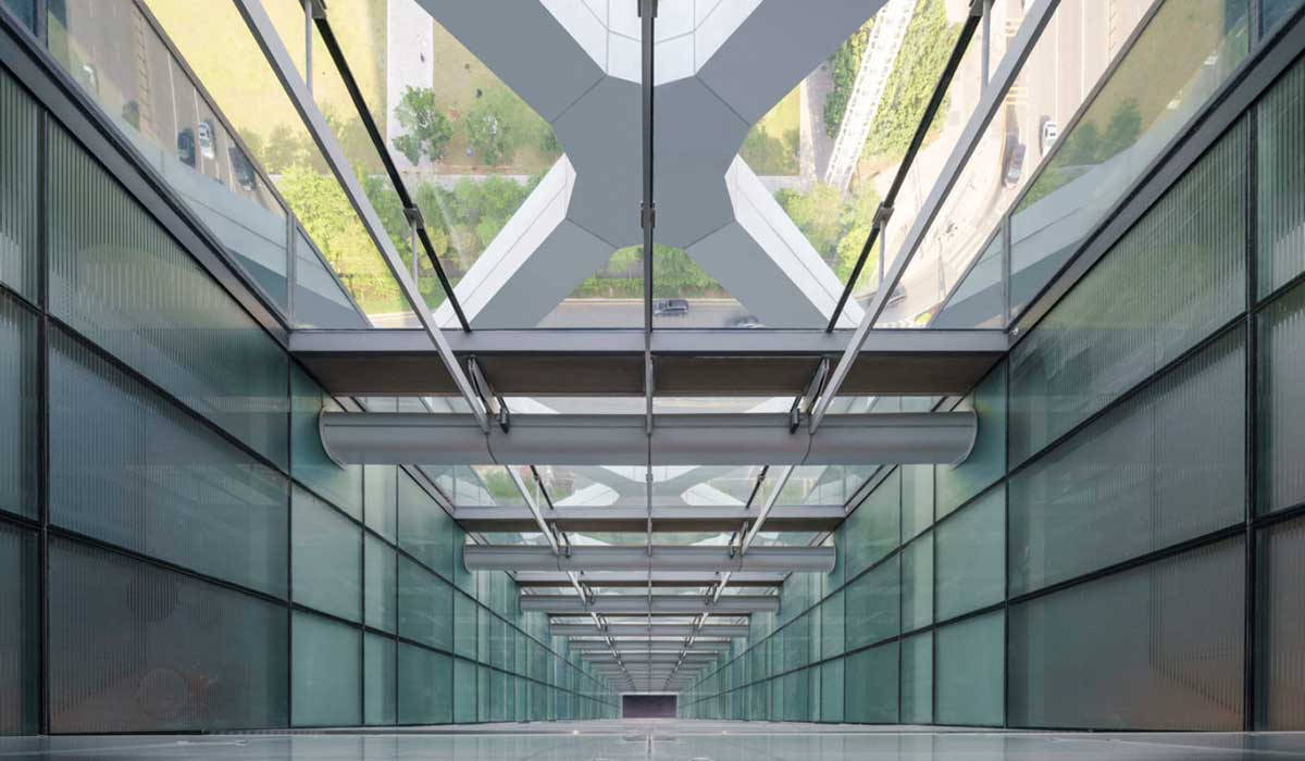 Designed by Skidmore, Owings & Merrill (SOM), the Shenzhen Rural Commercial Bank Headquarters