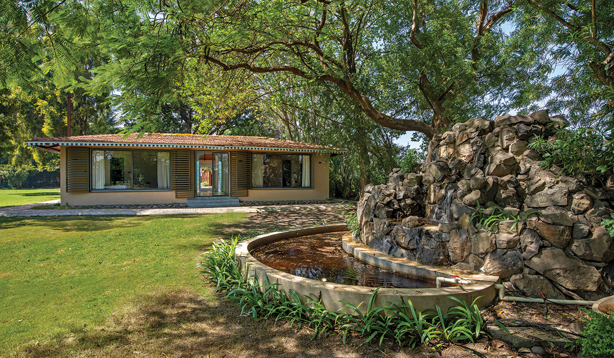 traditional and rustic design elements