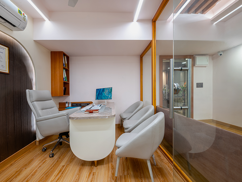 Sol Architect Designs a Contemporary Workspace 