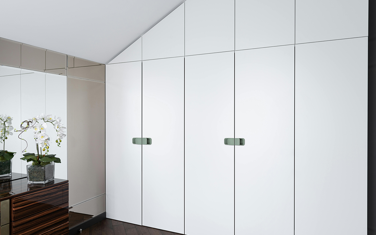 Tunes-Interior-Wardrobe